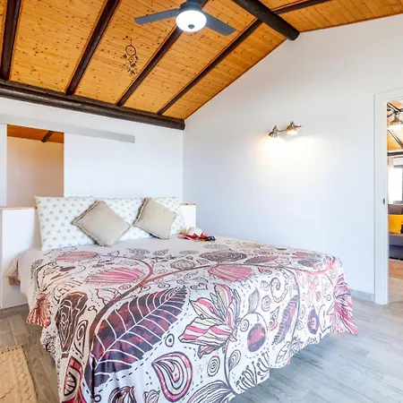아파트 Sol Sea Views, Private Pool, Privacy 아데제